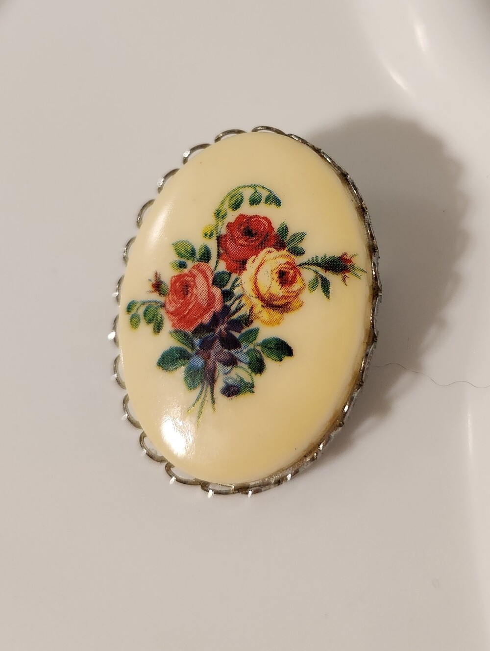 Vintage Cream Floral Oval Brooch - Women Jewelry